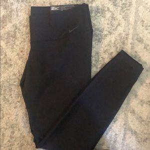 Nike Legend 2.0 Tight Fit Leggings